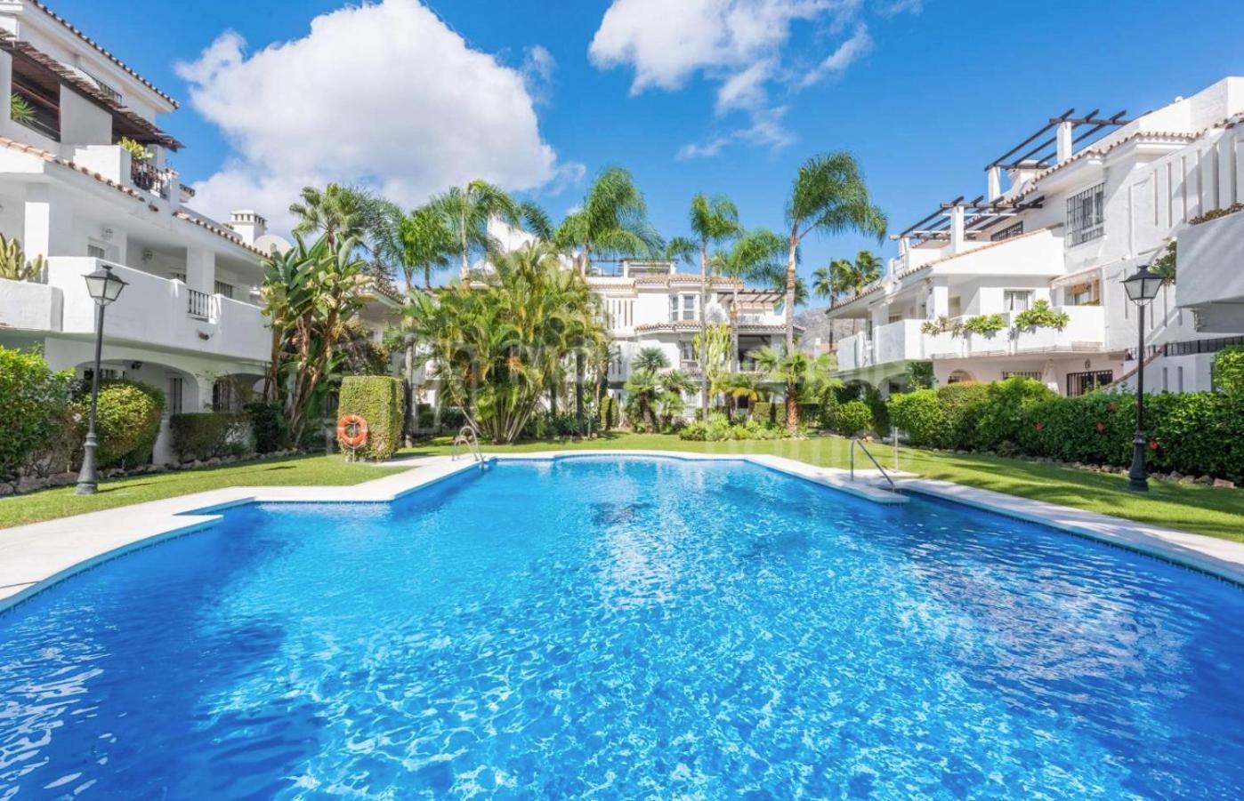 Вілла 4 Bed House With Pool Walk To Puerto Banus Fast Internet Марбелья Екстер'єр фото
